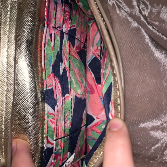 Lilly Pulitzer gold crossbody bag - Picture 3 of 6
